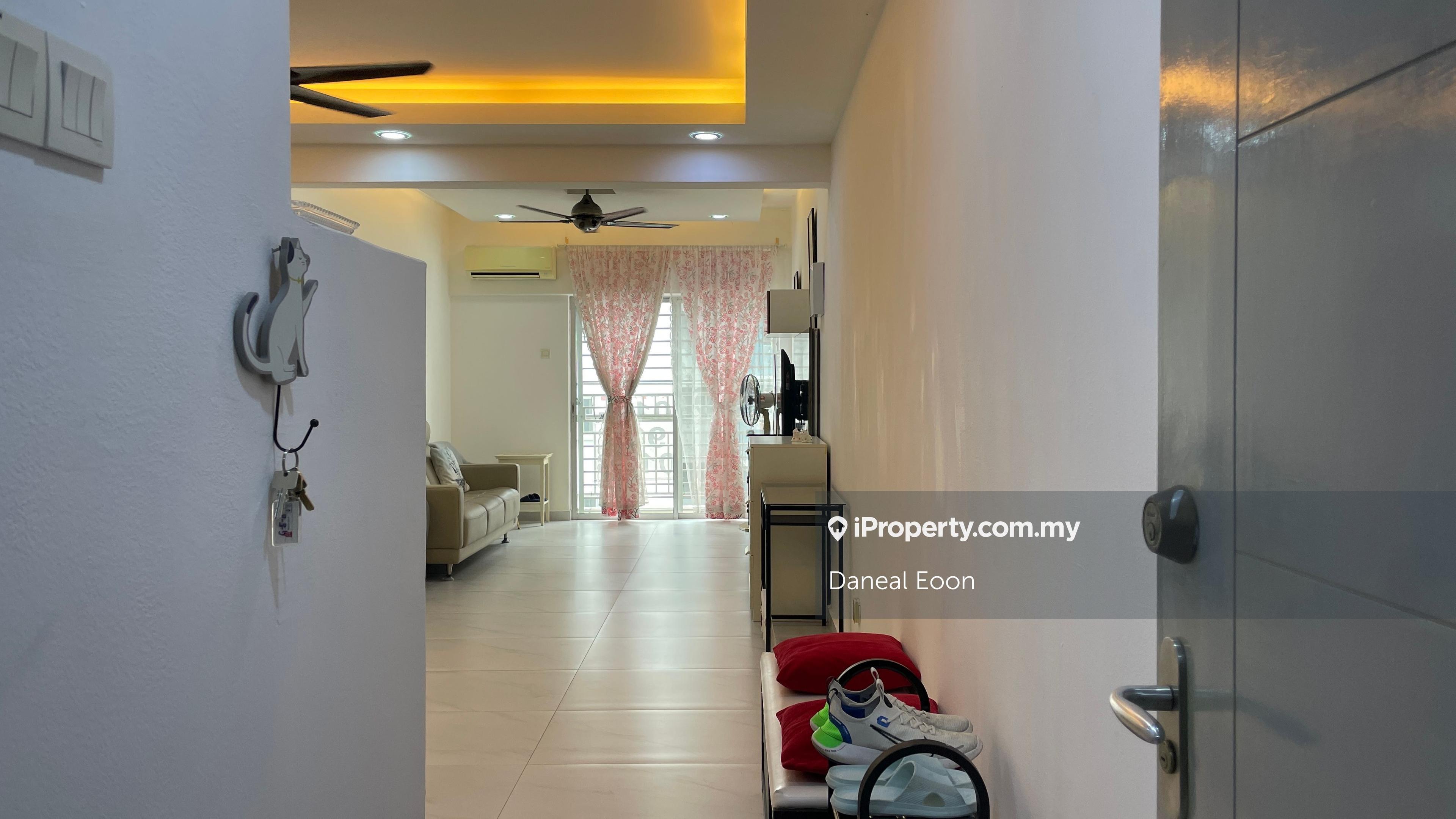 Pelangi Heights 2 Nicely Renovated & Partly Furnished Condo for Sale