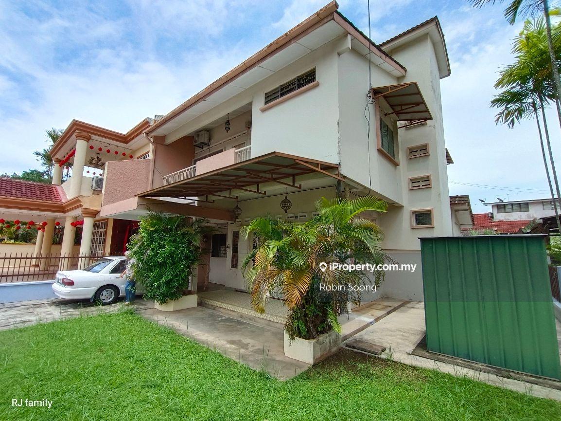 Freehold 2 Storey Semi D in Ujong Pasir 