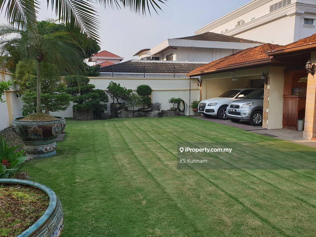 Bungalow at Jalan U Thant