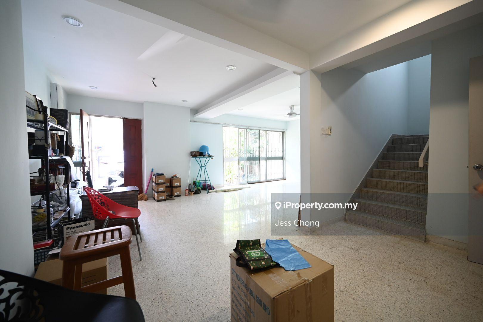 Very Well Kept- Maintained ,Prime in Taman Tun Dr Ismail 