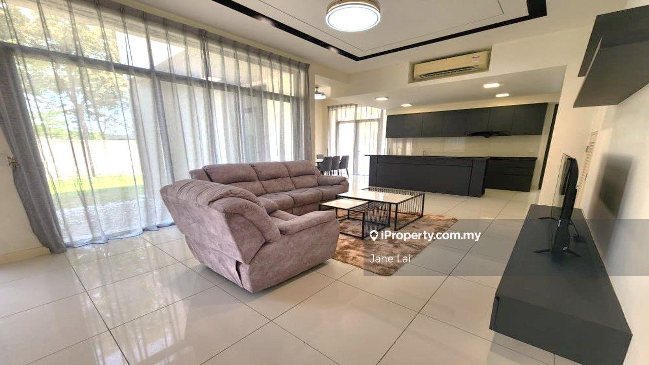 Avira Medini Iskandar ( Corner Lot with Land )