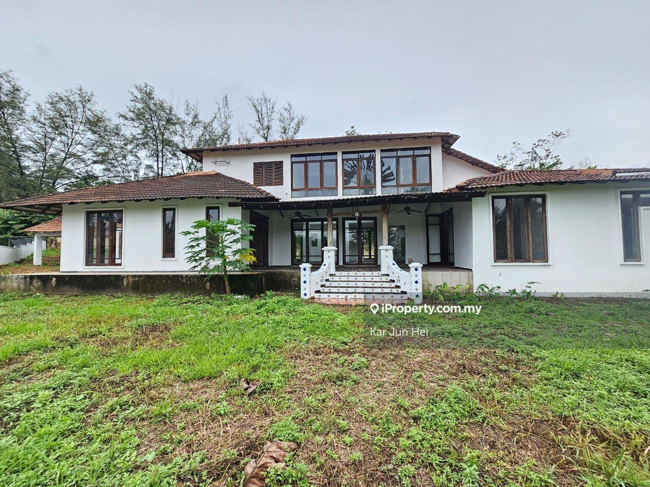 Cheap Nice Reno 2 Stry Bungalow at Country Heights Kajang