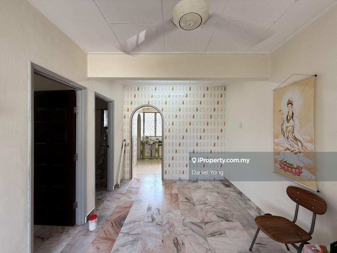 Skudai Taman Ungku Tun Aminah renovated Flat