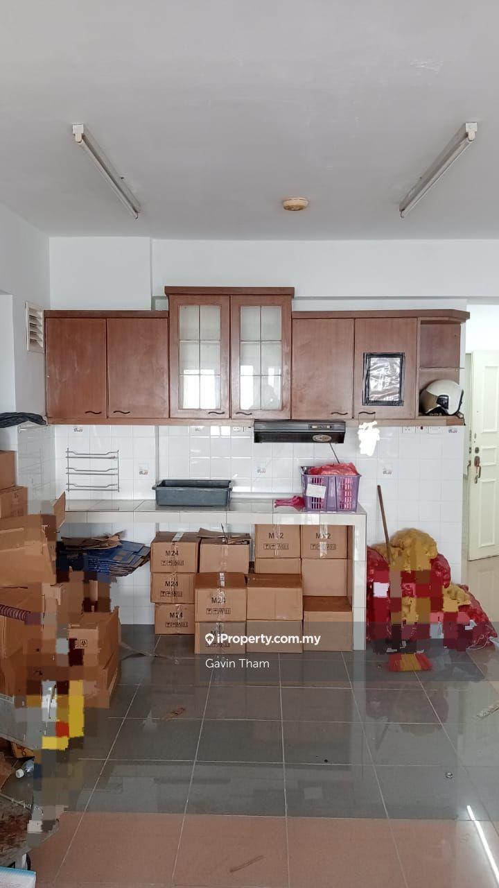Amber Court Apartment freehold for sale, good and cool weather place