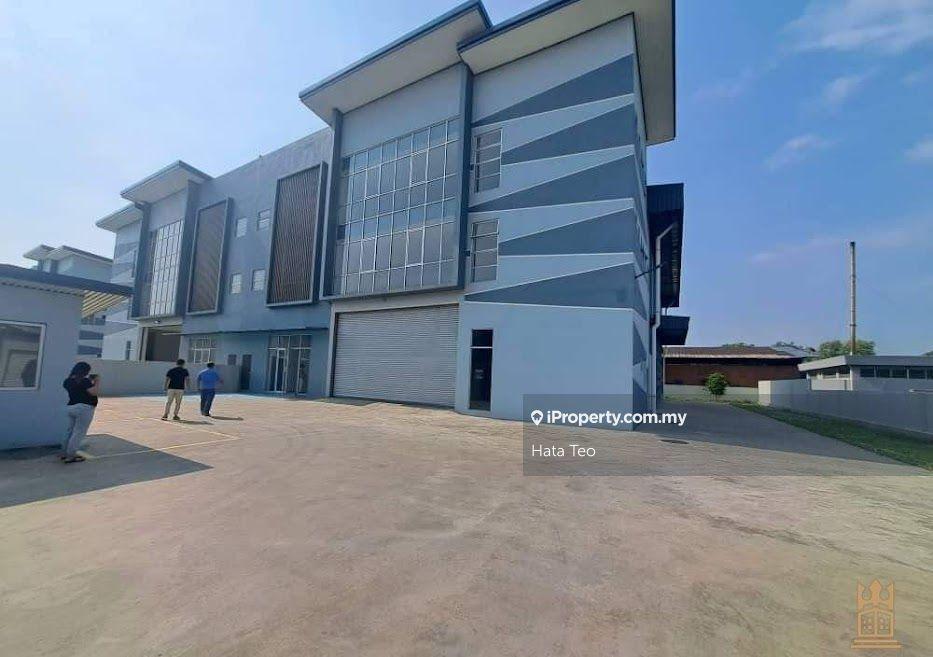 Shah Alam Semi Detached Factory with Office For Rent & Sale
