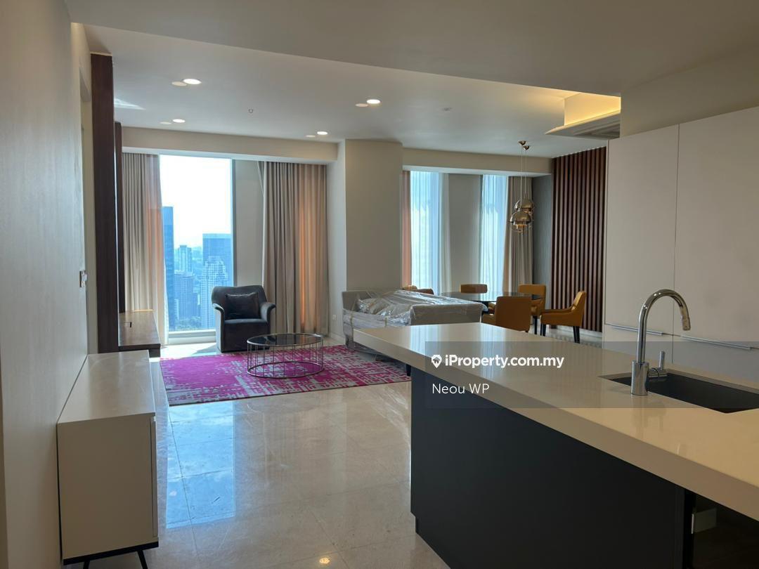 Next to Twin Tower, short walk to LRT & Shopping Mall