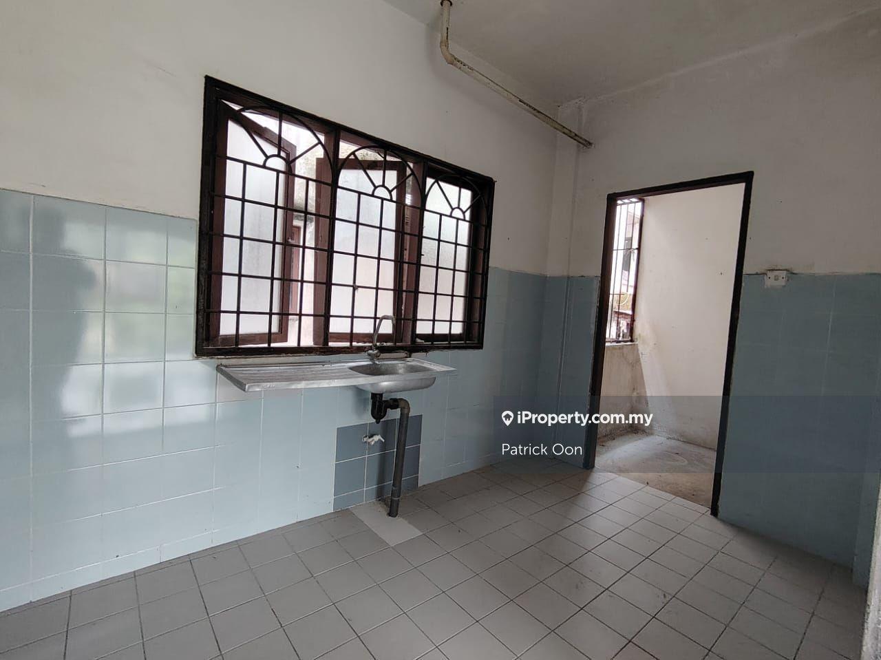 Super Cheap Low Floor Unit @ Taman Pinggiran Delima Flat