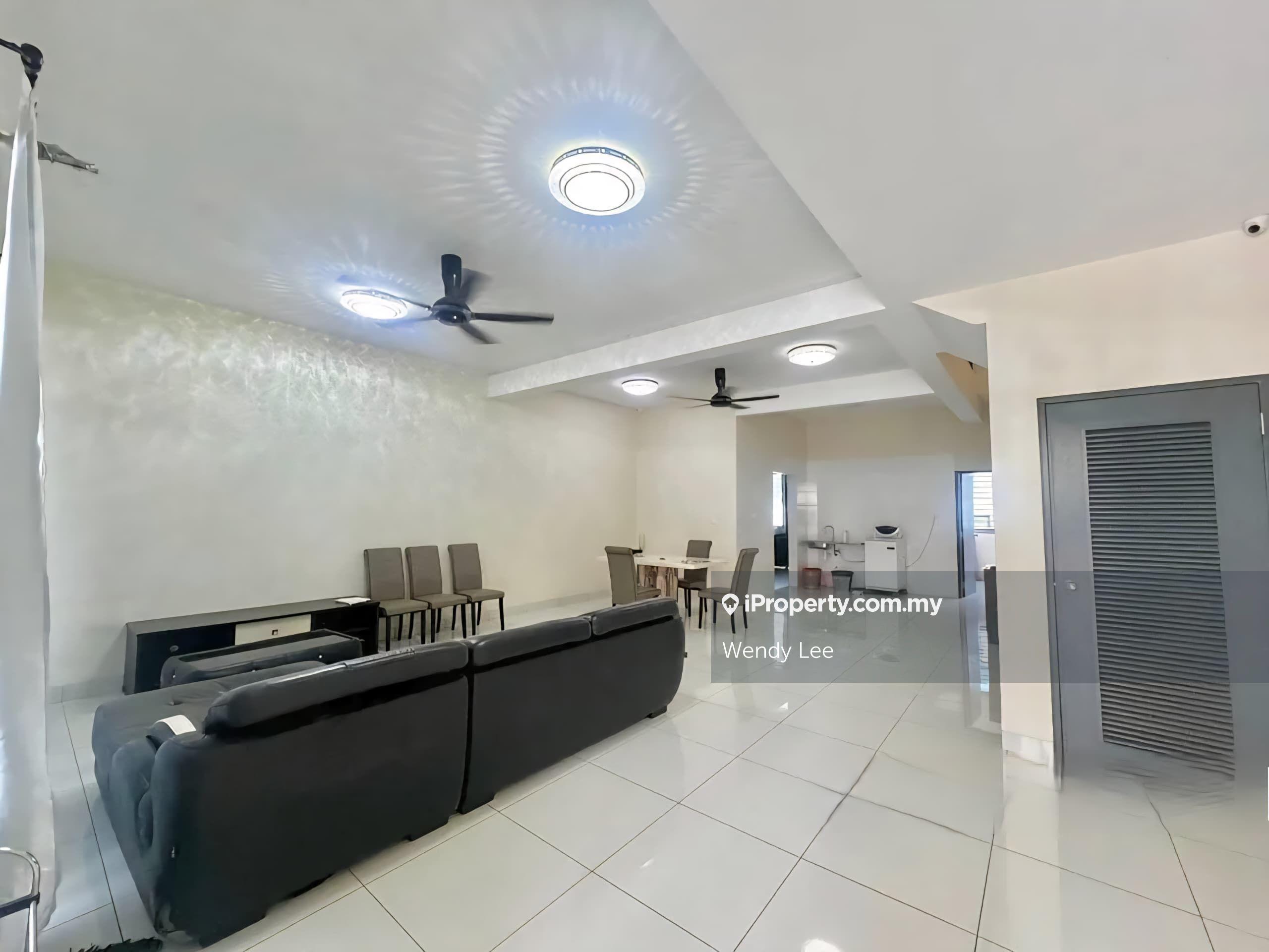 Double Storey 18x60 Freehold Fully Tiles Kitchen Extend Renovated Unit