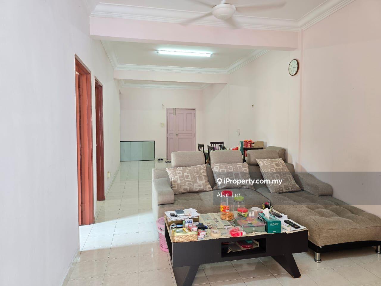 Larkin Indah Apartment High Floor with Balcony Unit For Sale