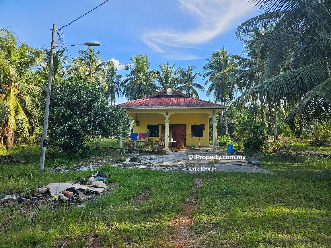 3.77 Ekar Tanah Kelapa dan Banglo Kg Permatang Kuala Selangor