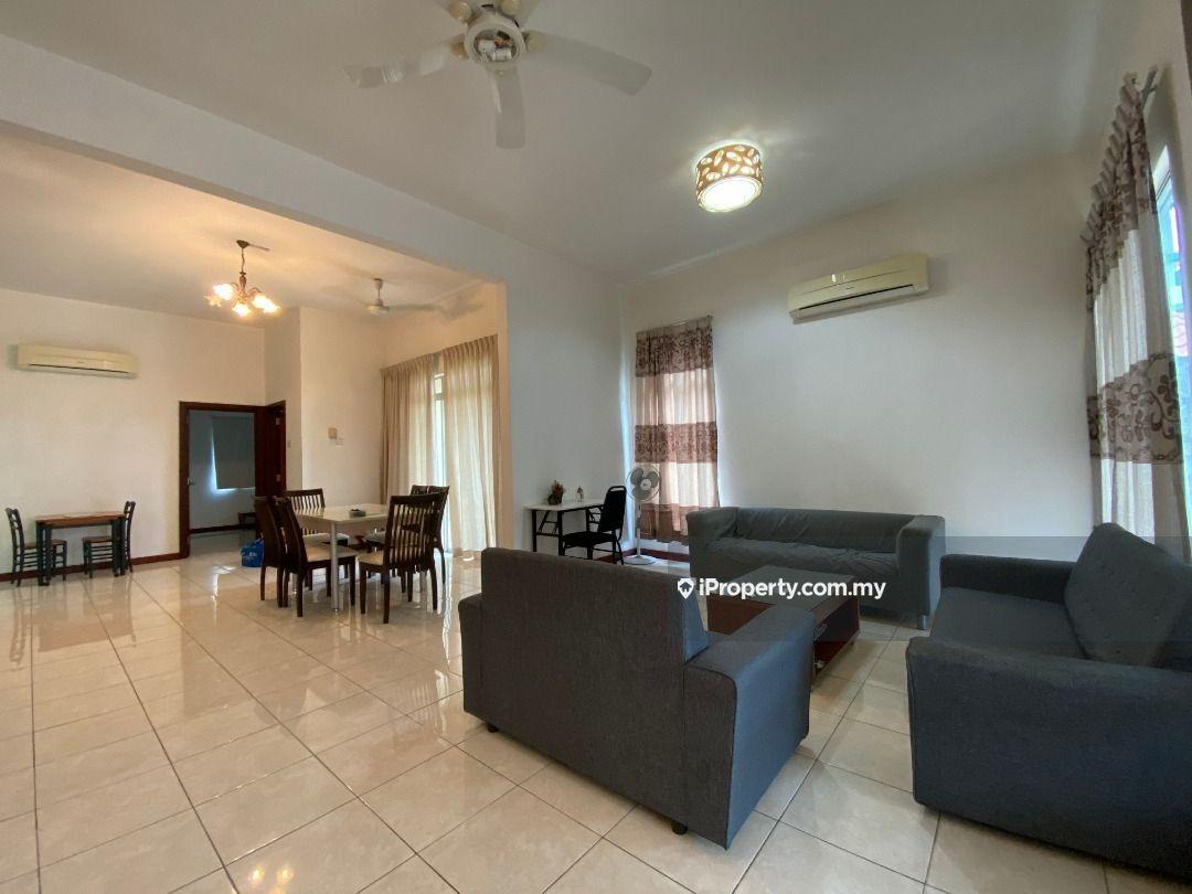 Semi-D house for Rent