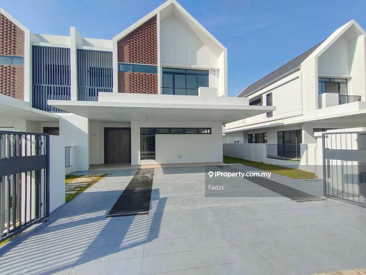 Elmina Green 8 New Semi D, 2 years warranty