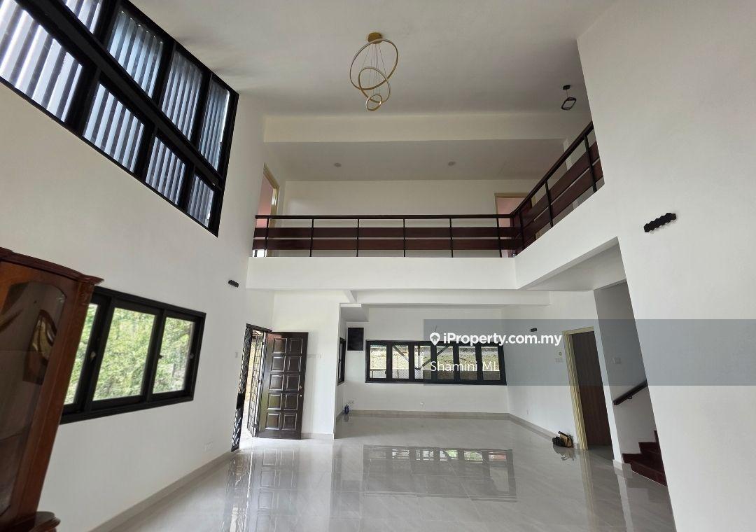 Bright, Airy, Large Garden Bungalow