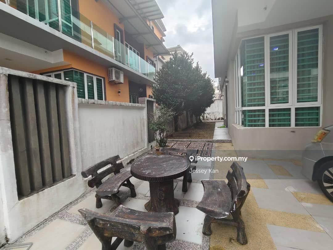 Semi d indera mahkota 2.5 storey for sale