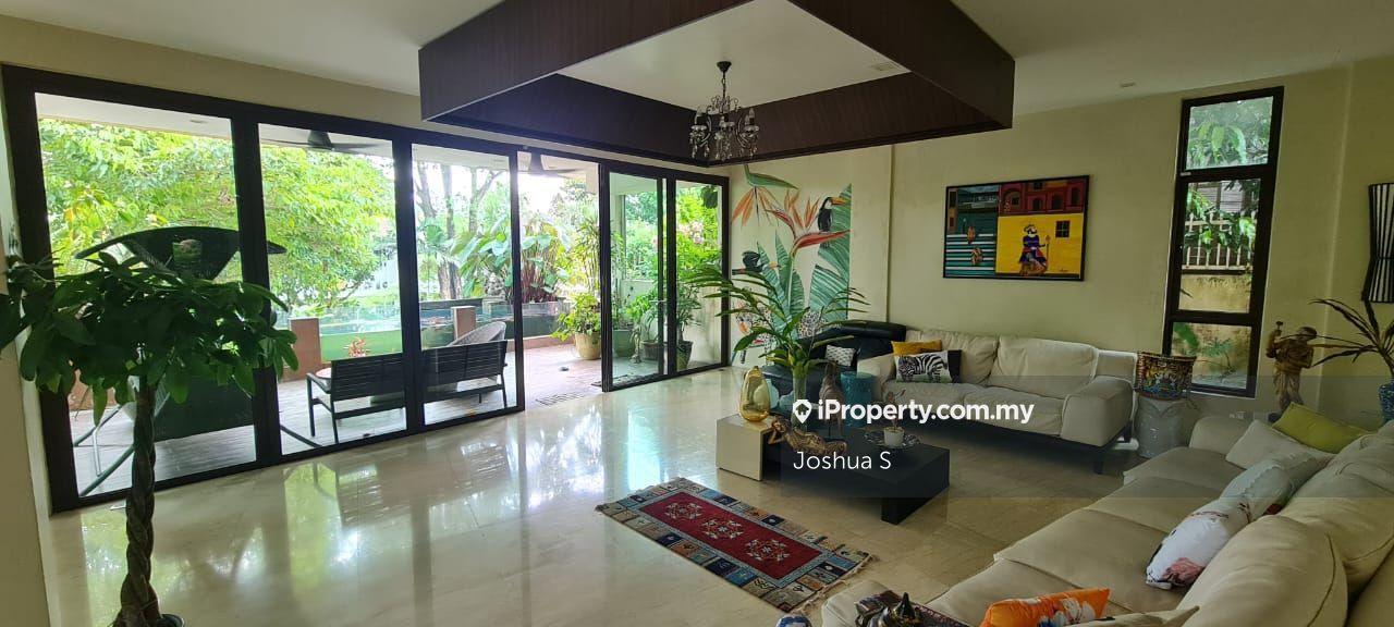 3.5 Storey Renovated Bungalow with great views