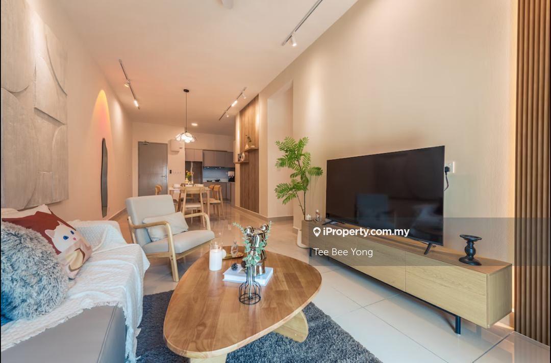 Renovated unit, Fully furnished