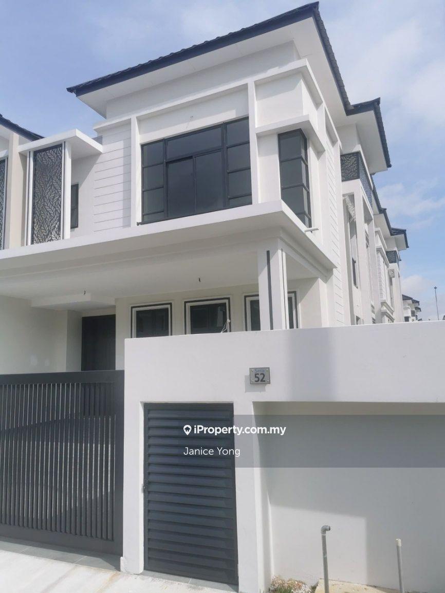 Very Good Condition,Convenient Location