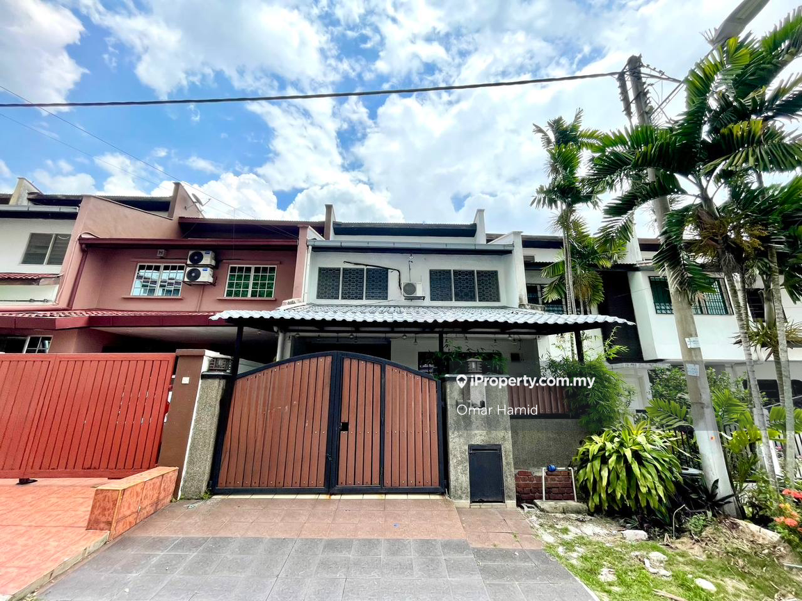 Renovated Unit 2.5 Storey Terrace House Taman Zooview, Ampang