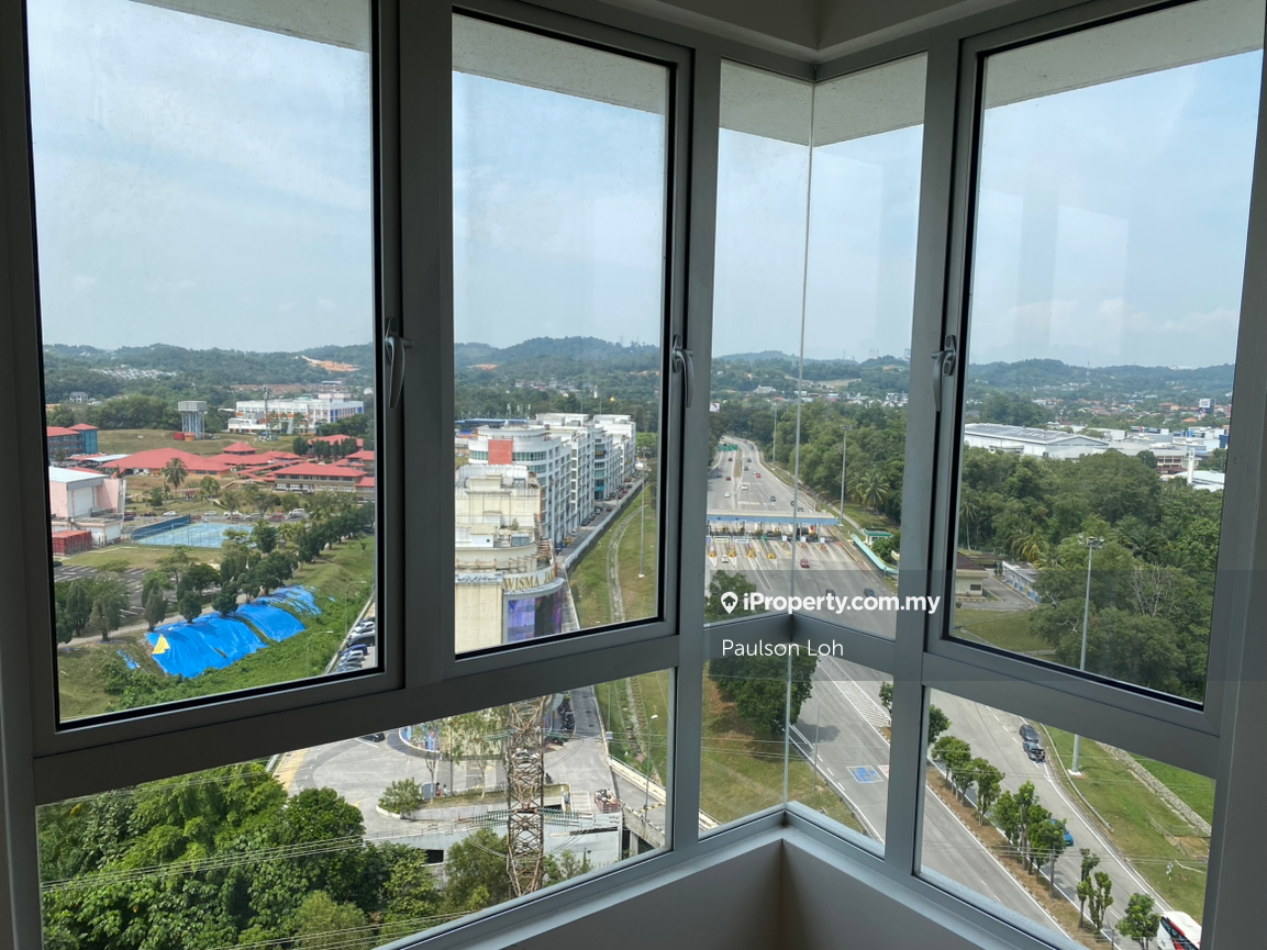 Beside Kolej Poly-Tech mara, Universiti Kuala Lumpur