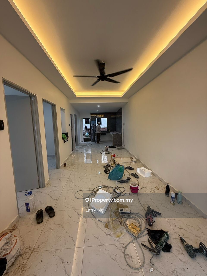 Good condition nice environment convenient traffic 