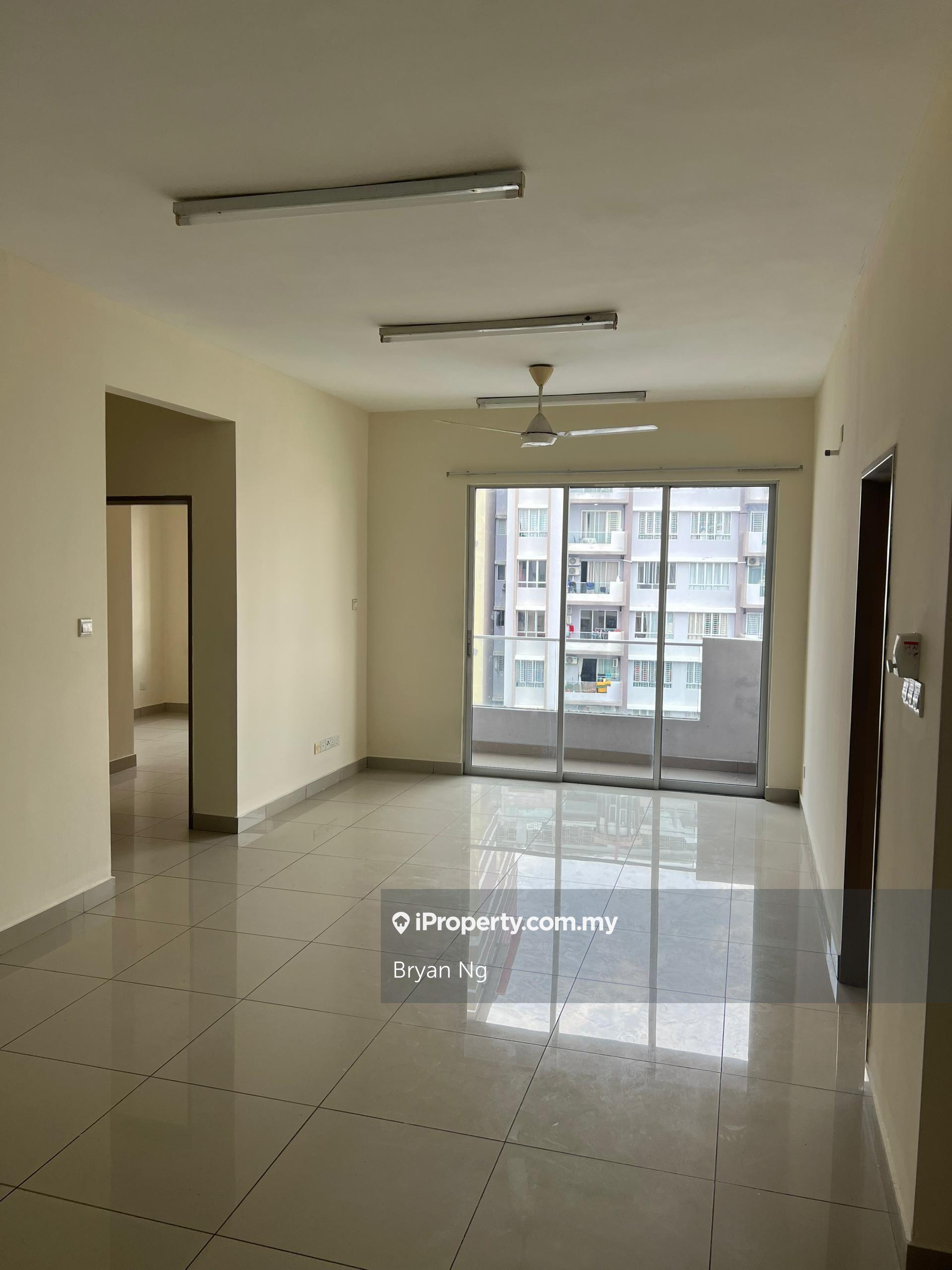 Big Sf , 2 Car Park , Below Market Value , Good Condition