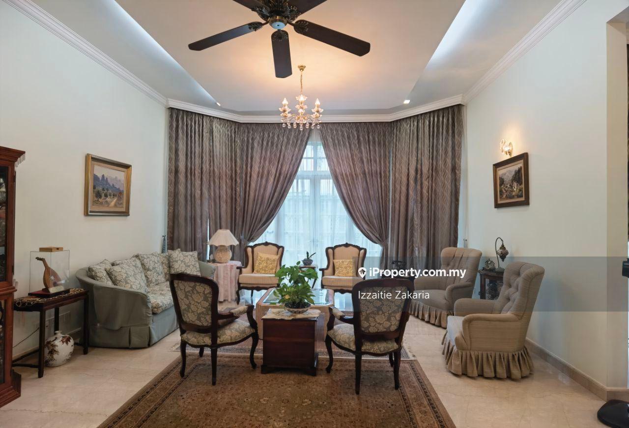 For sale 2.5 Storey Bungalow Perdana Lakeview East Cyberjaya