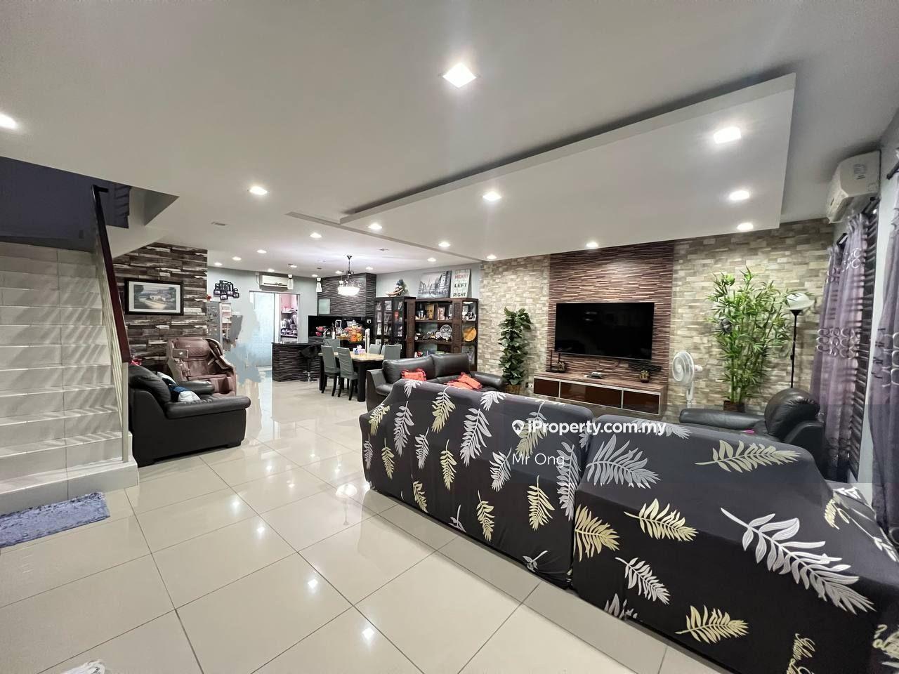 Seri Austin Lake view 2 Storey 22x75 4 Bed, Setia Indah, Seri Austin