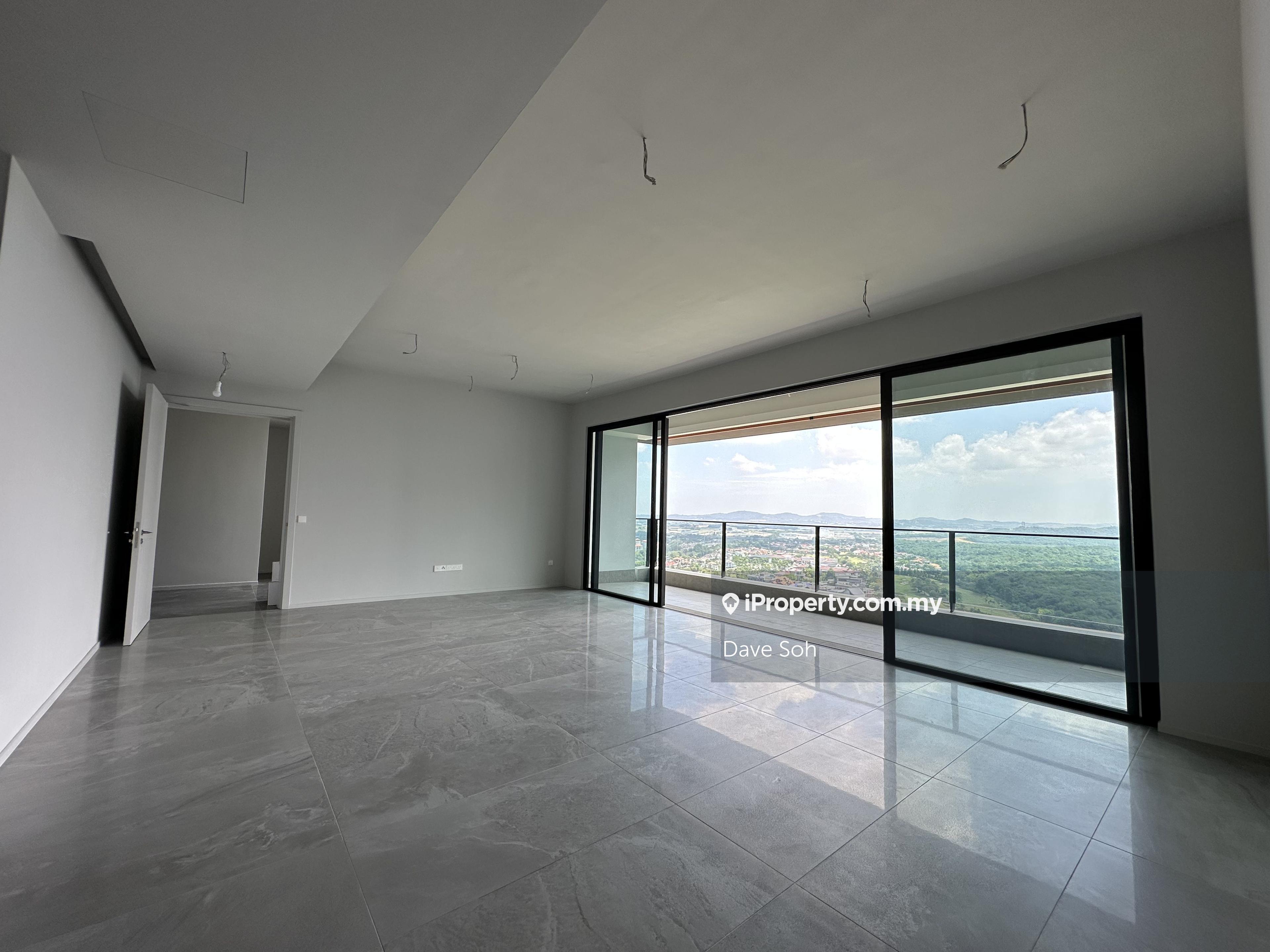 Exclusive Corner unit, Full Golf view, Low Floor