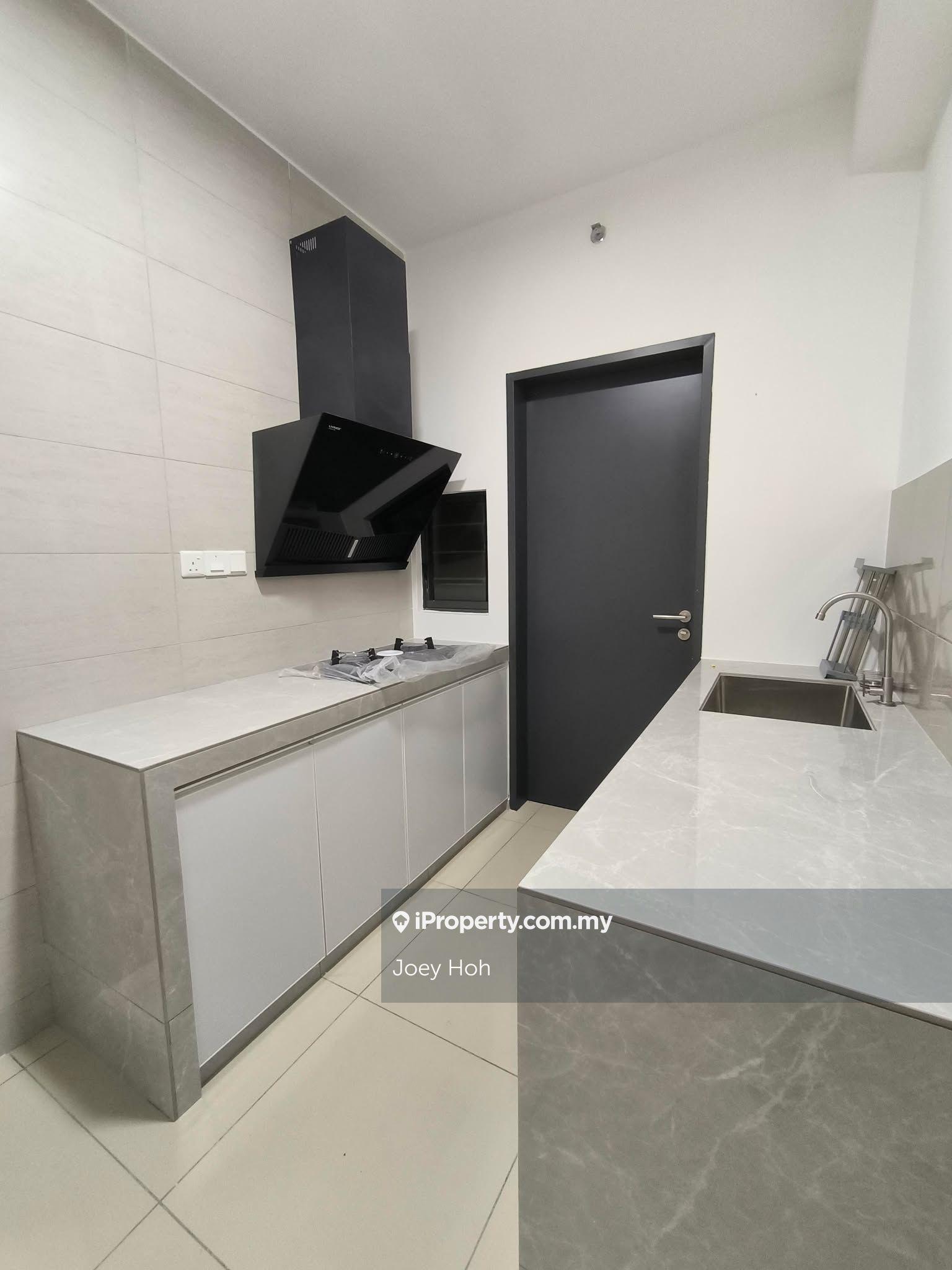 Dquince 3rooms2bath 2carpark partial furnish brand new got aircond