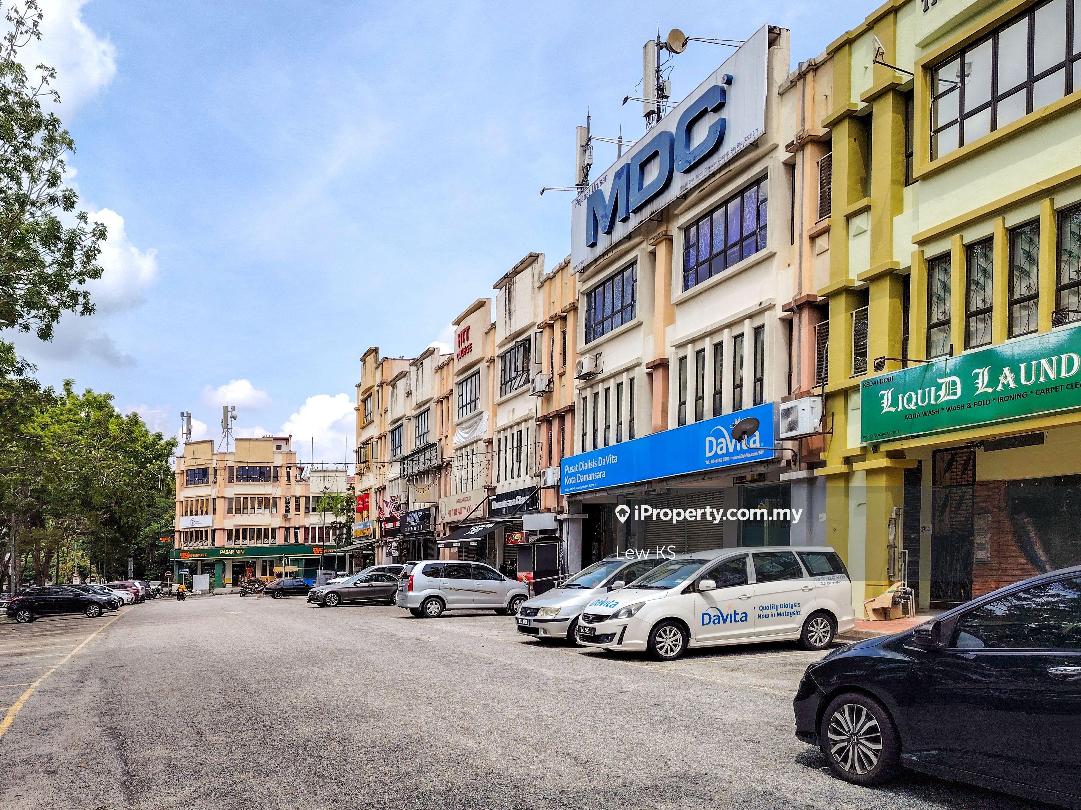 Kota Damansara Corner Unit En Bloc 4 Storey Shop Office For Sale