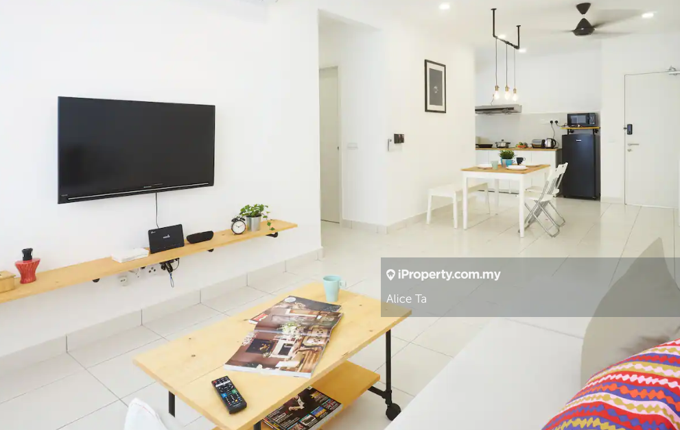 Freehold, Ready Move In, Free furnished, Walk to IOI Mall, Beside UPM