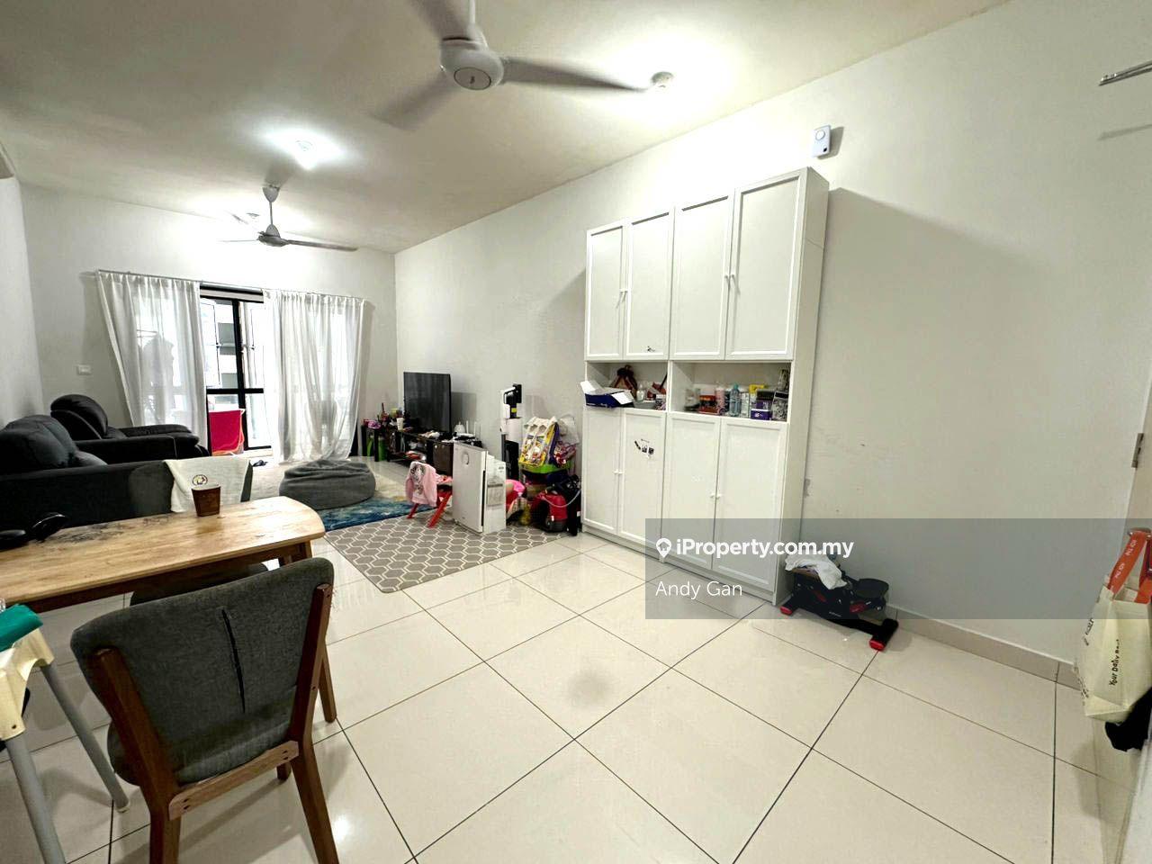 Strategic condo near to Klcc and Lrt station, easy access