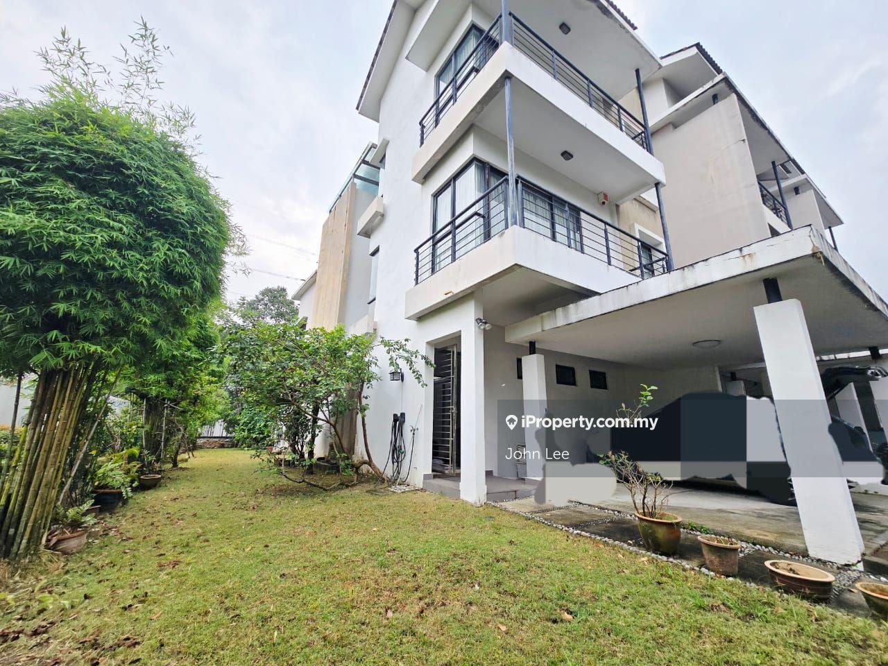 2.5 Storey End Lot Lake Edge Puchong Super Nice Sunset View