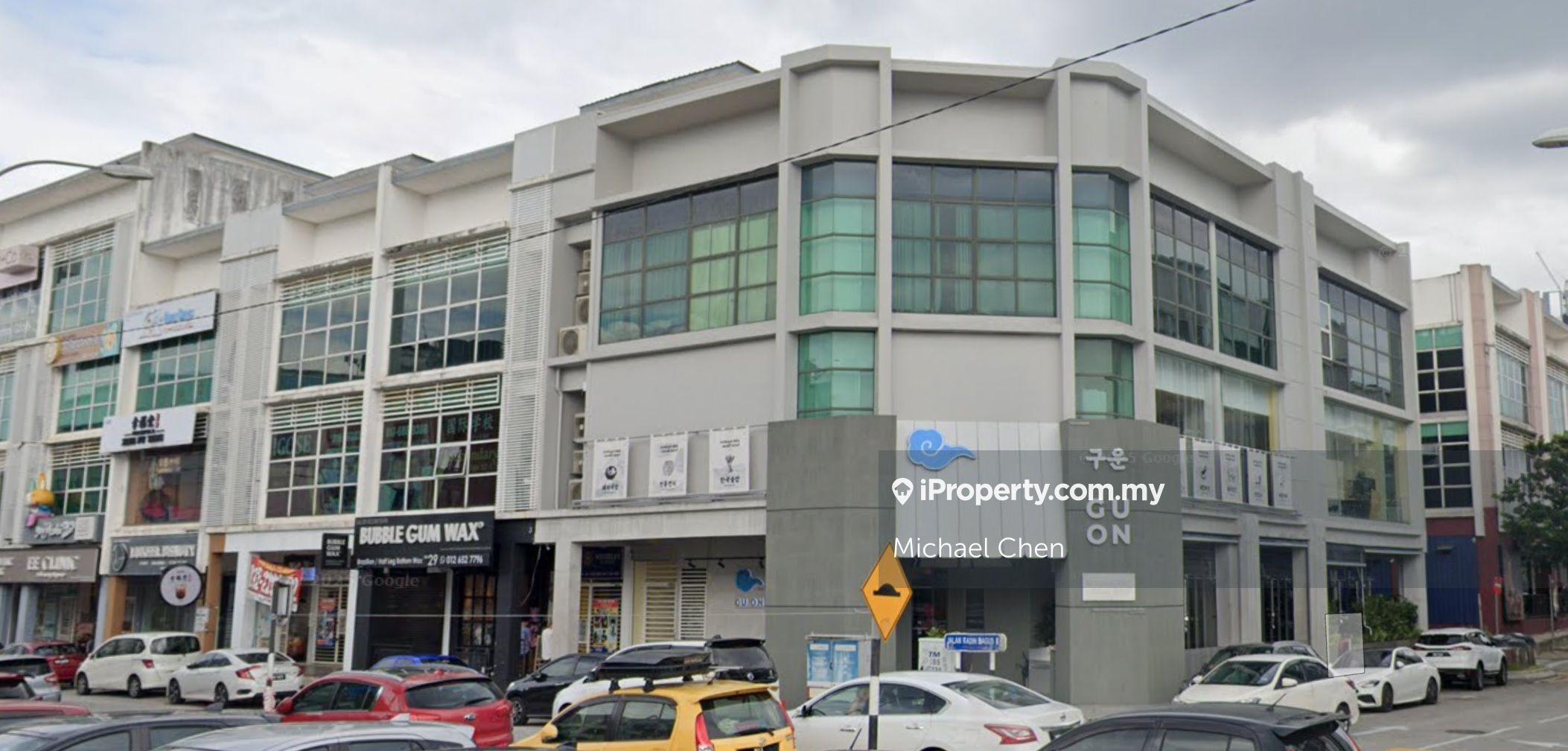 3 Storey Corner Shoplot with Lift @ Sri Petaling For Rent