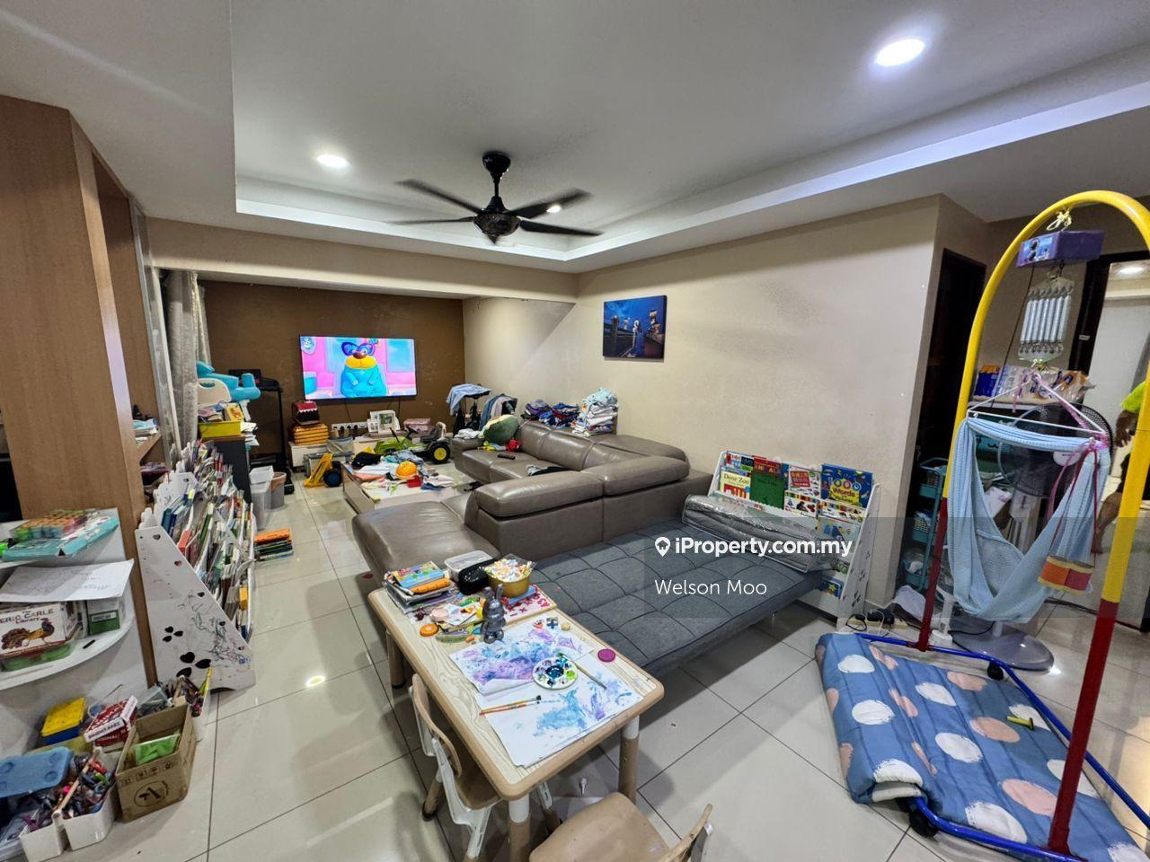 Townhouse Lower Unit @ Corner unit @ Facing open @ Well maintained