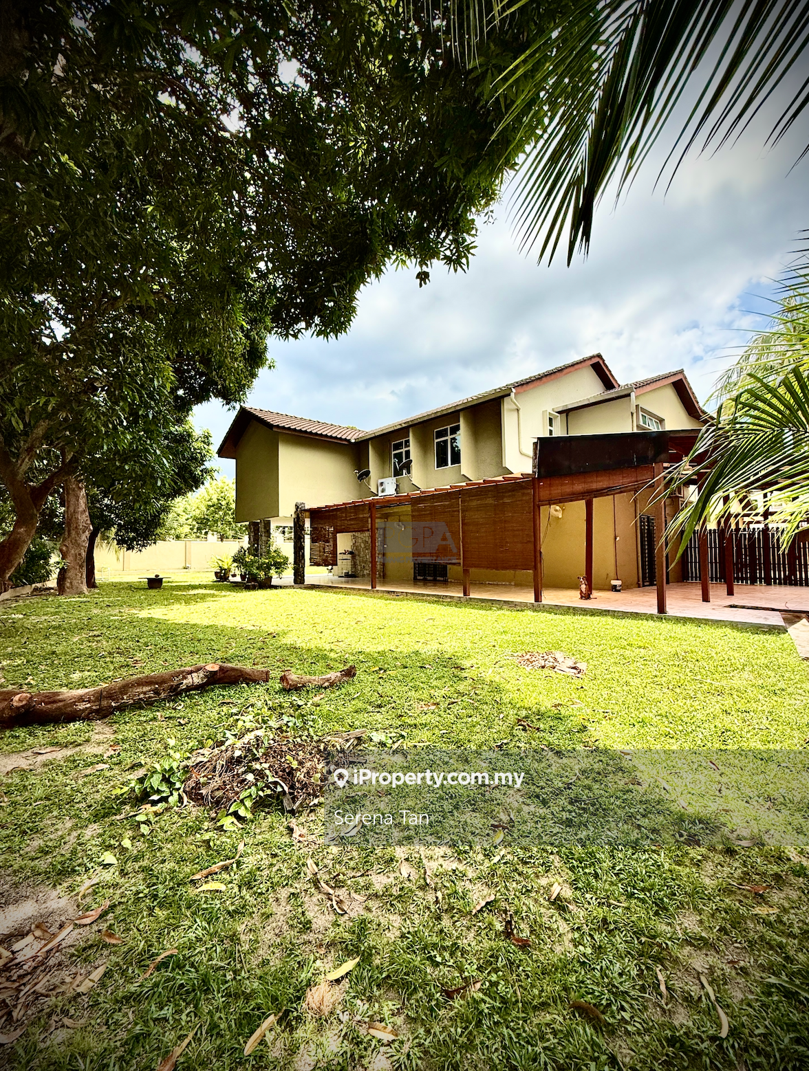 Double-Storey Bungalow on Expansive Land in Pulau Tikus.
