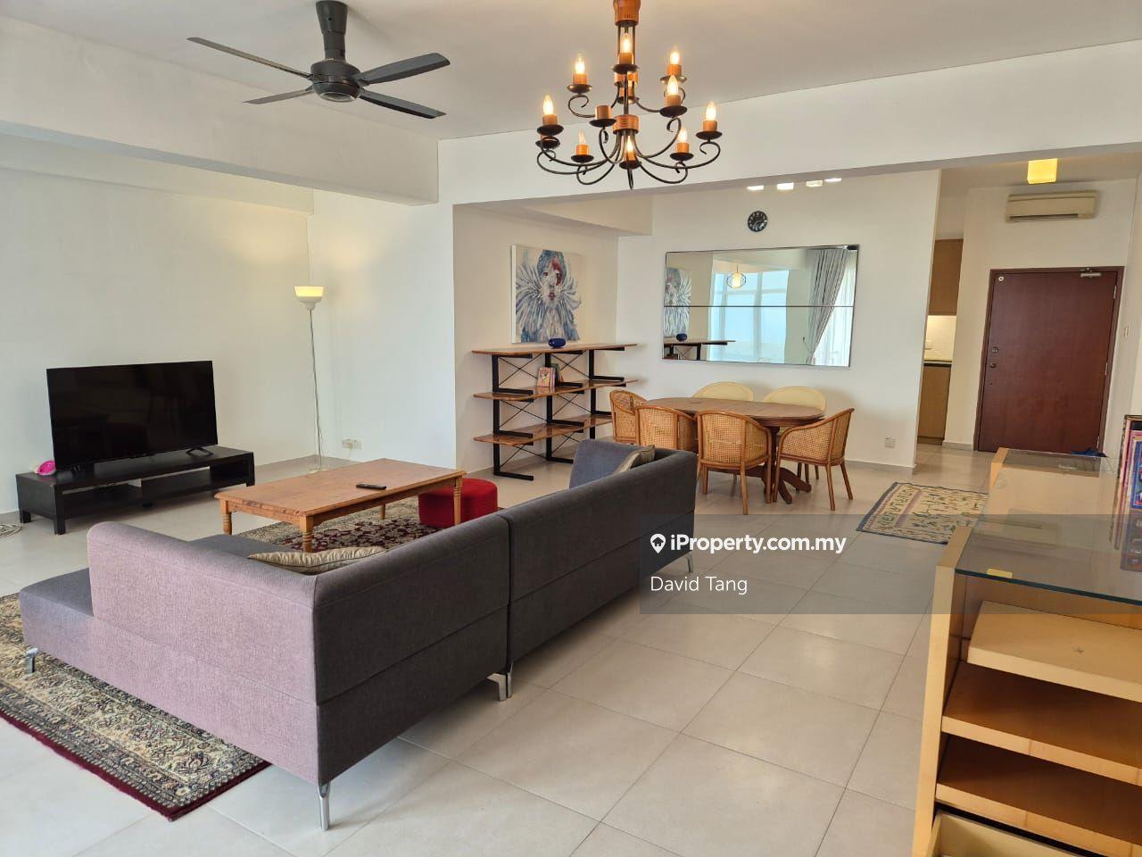 Fully Furnished Corner Unit With Well Maintained. Ready To Move In.