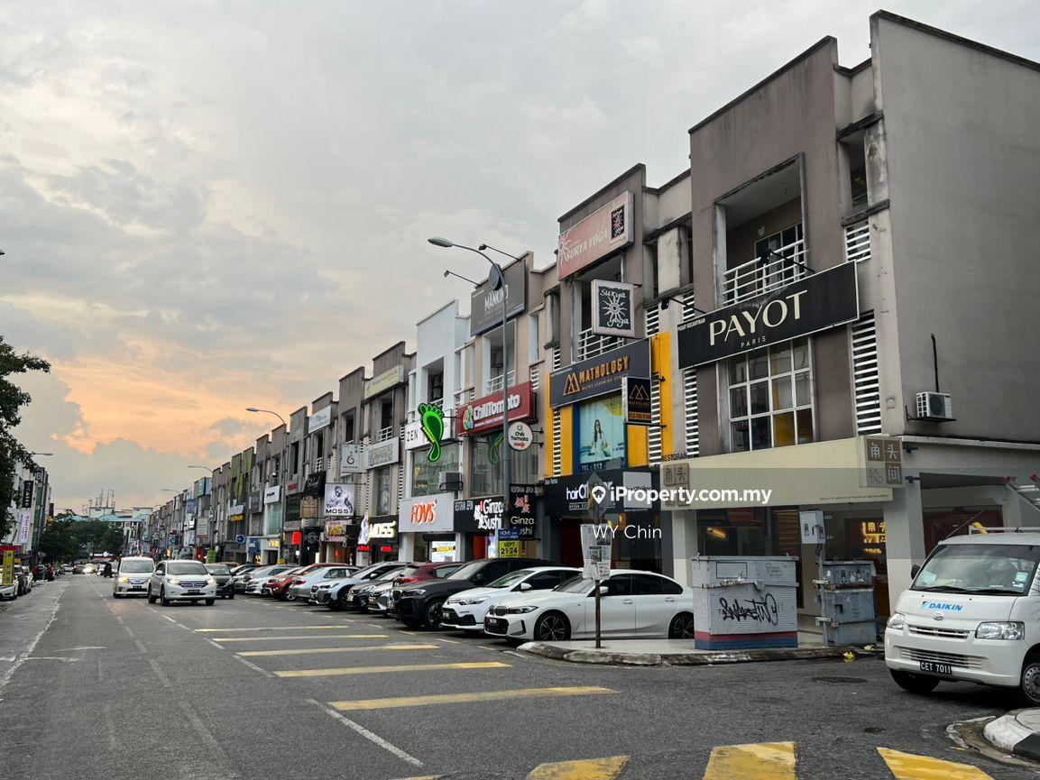 3 storey shop freehold for sale