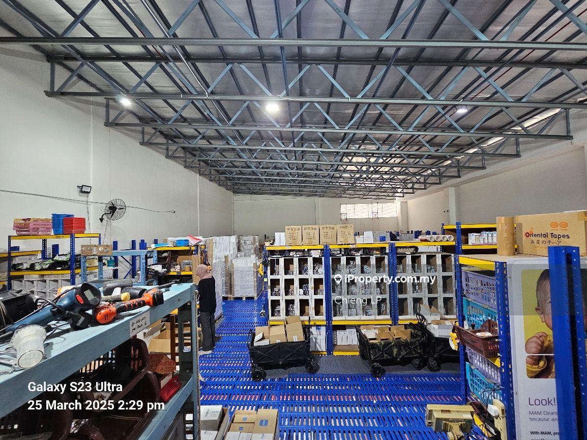 Shah alam factory with racking n bu 13ksft  for rent 