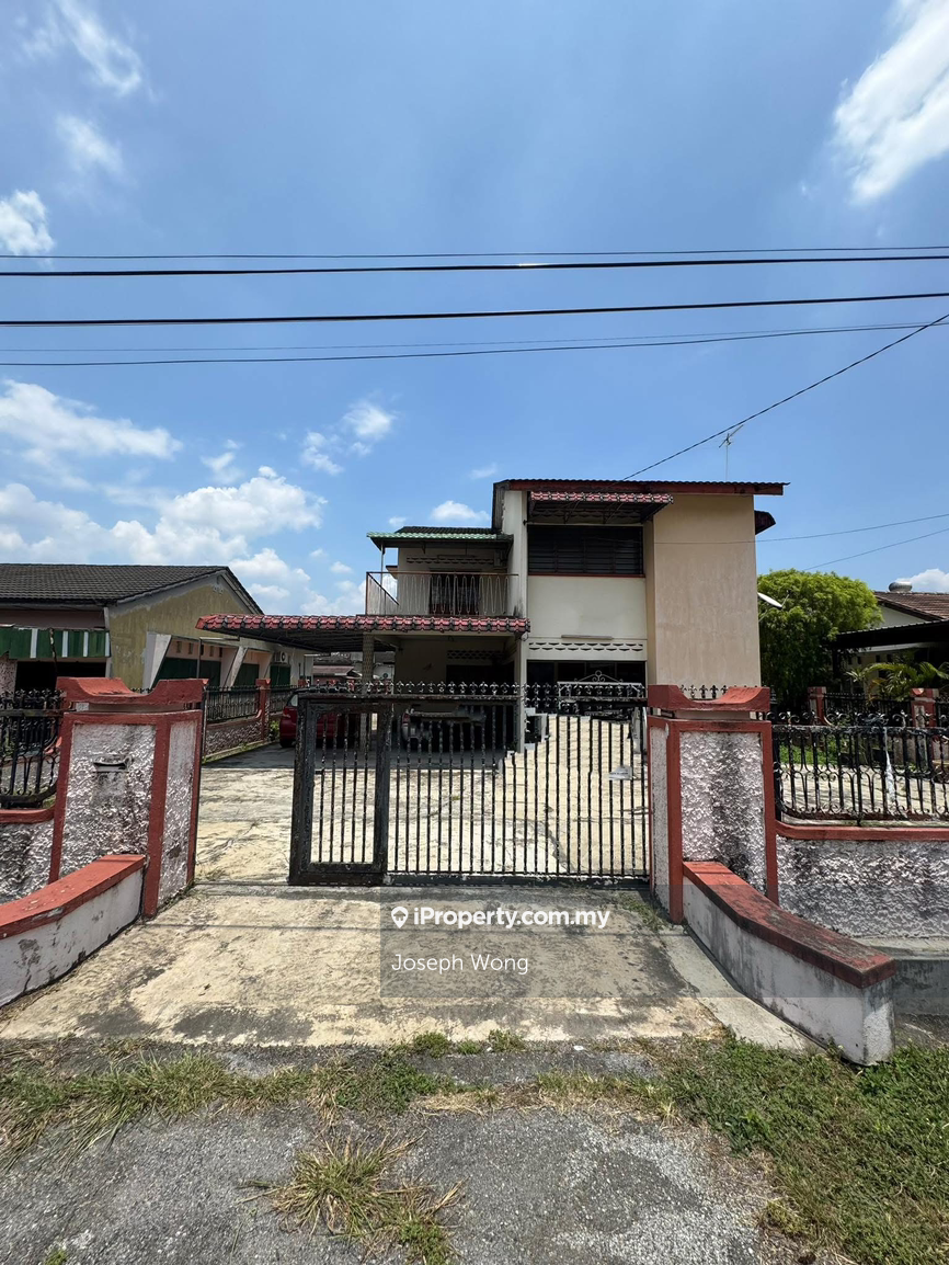 Pasir Puteh Taman Mayfair Double Storey Bungalow For Sale