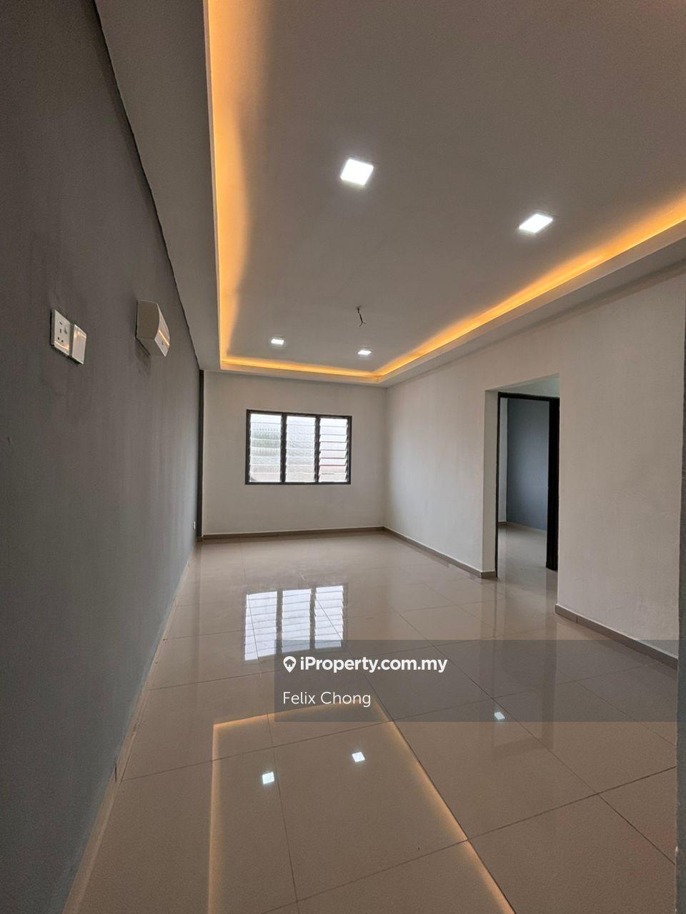 Impian Emas Flat,Fully Renovated,Level 5,Skudai,Johor Bahru,Bumi Lot