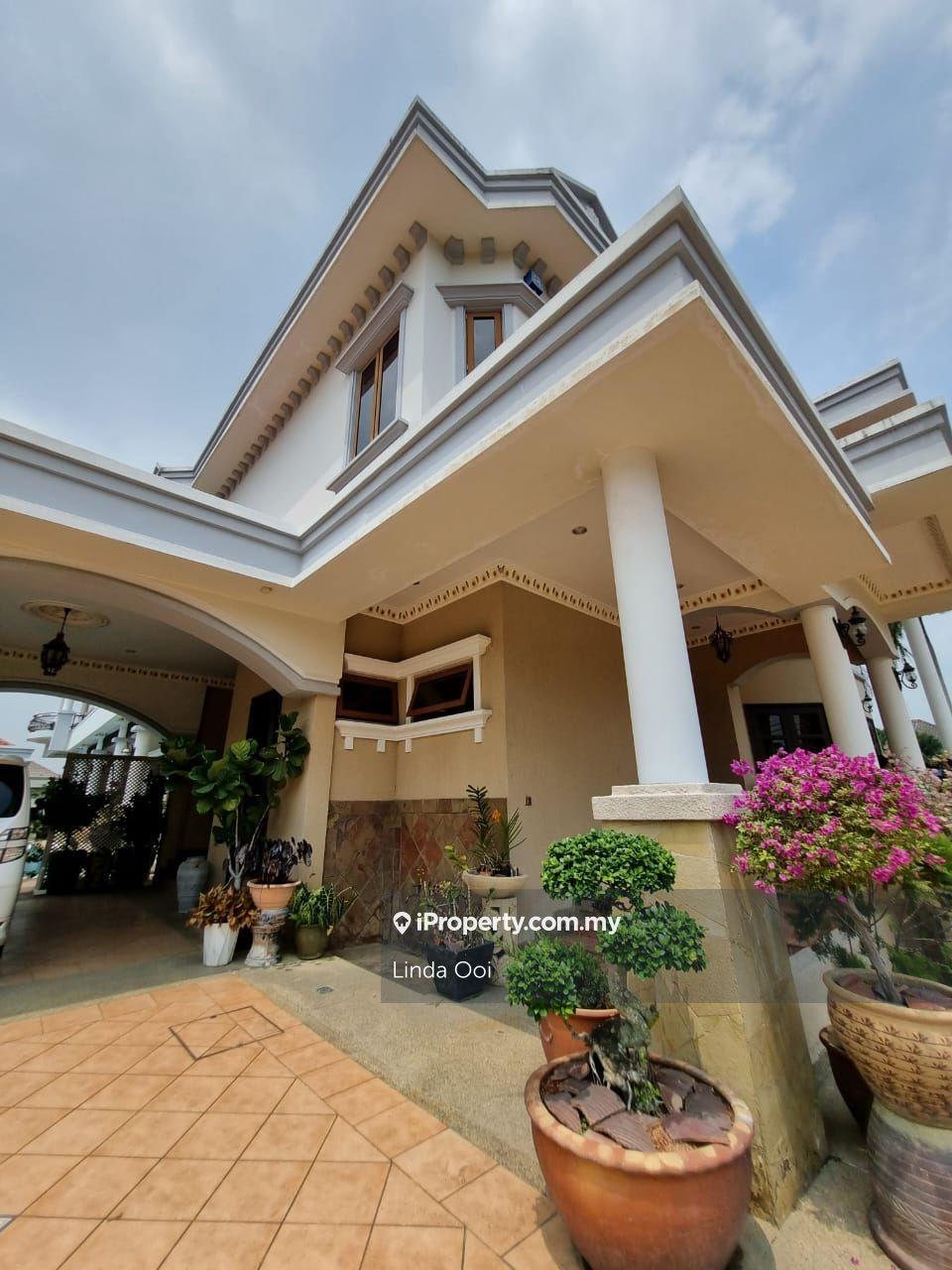 Unique bungalow for sale