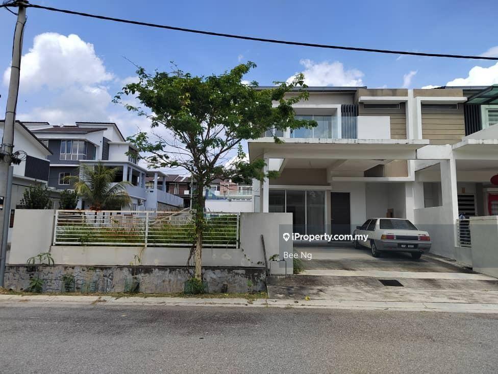 Country villa, gated guarded terrace 2 storey corner lot for sale