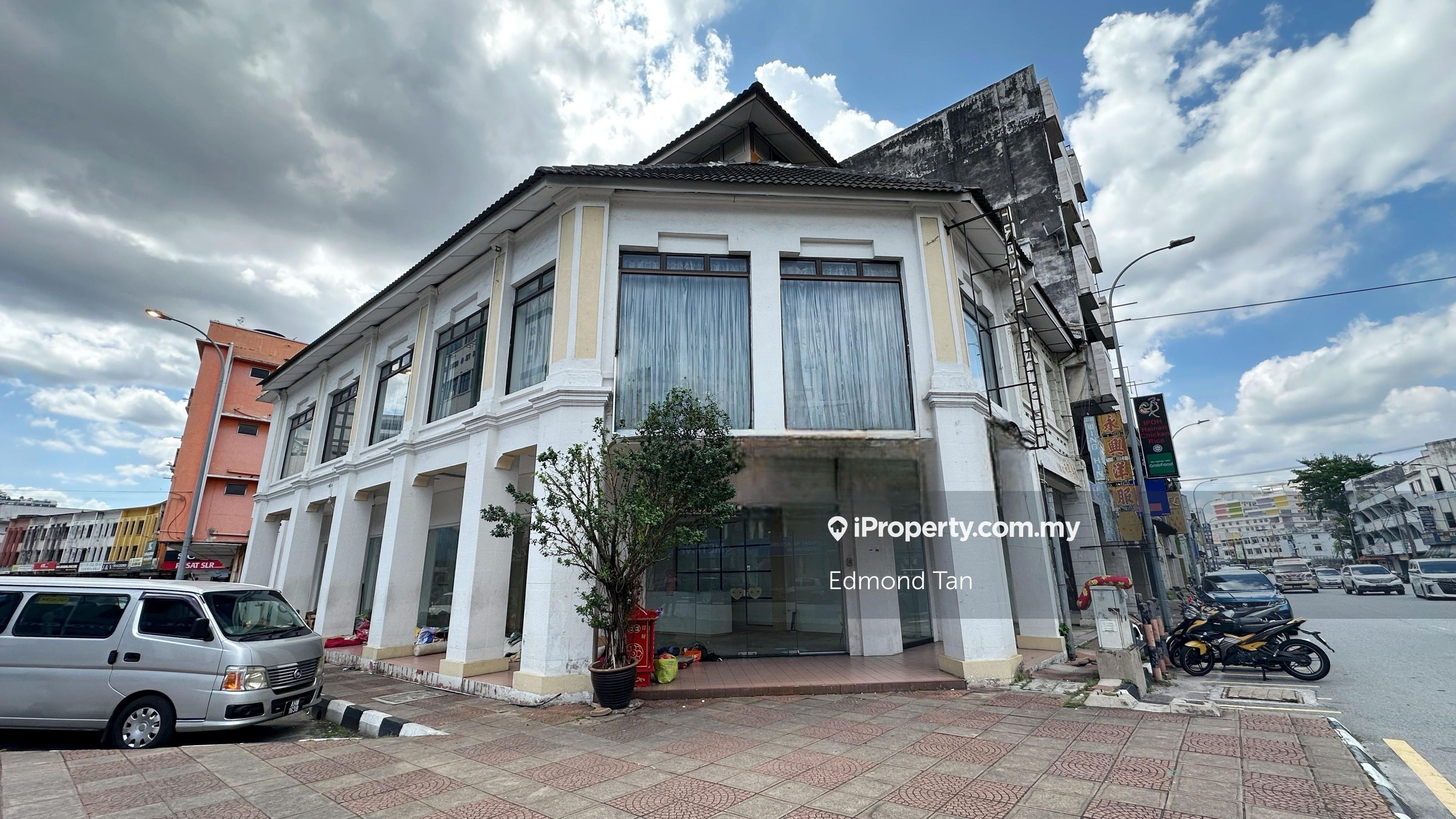 Freehold Ipoh Town Corner Fully Renovated Shop Fronting Main Road