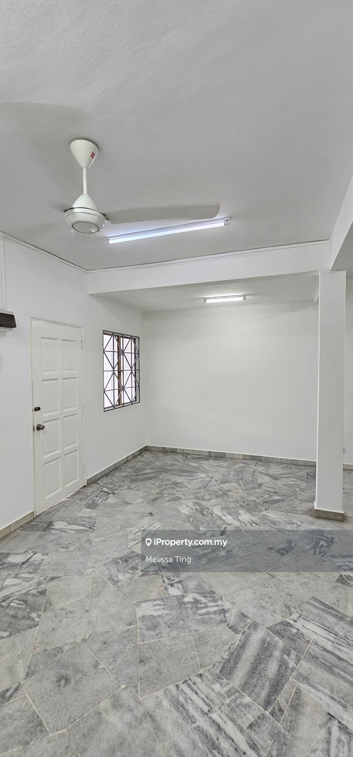 Newly refurbished, partly furnished, near LRT