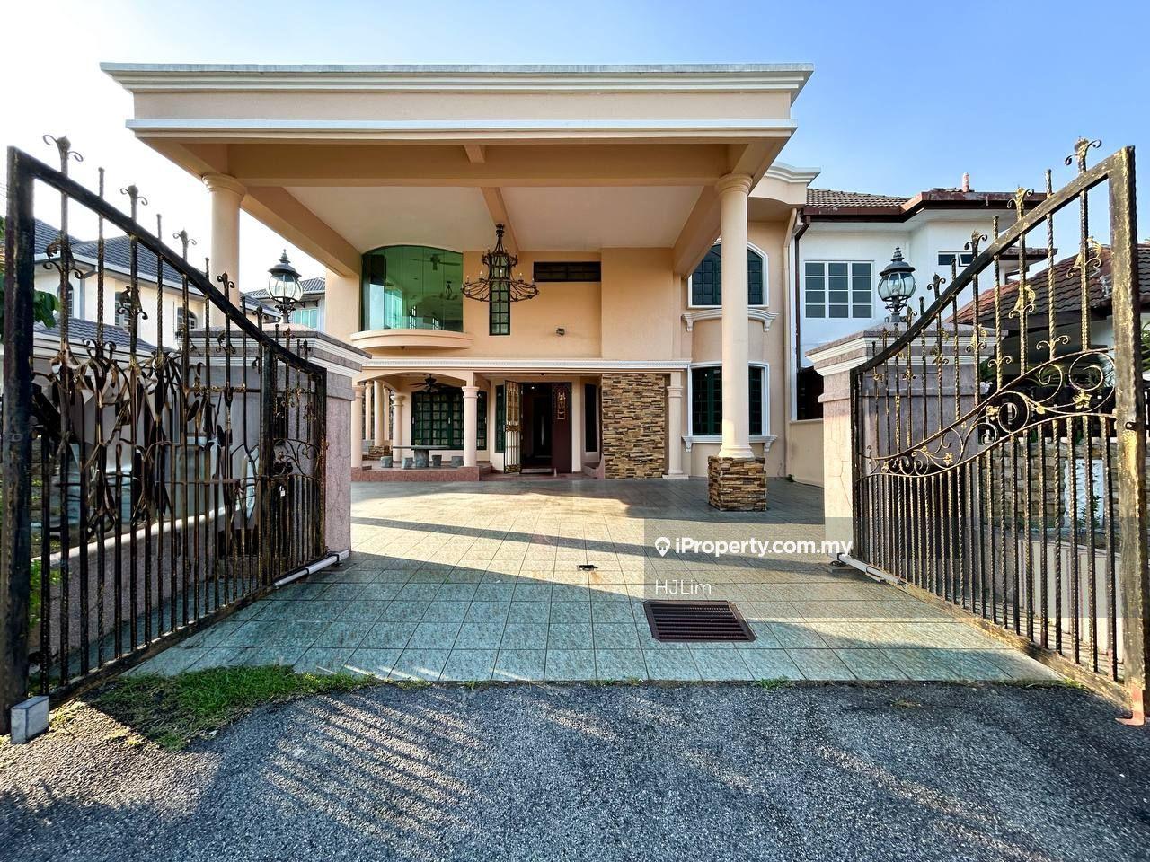 Double Storey Semi D Suasana Bandar Tun Hussein Onn Cheras Selangor.