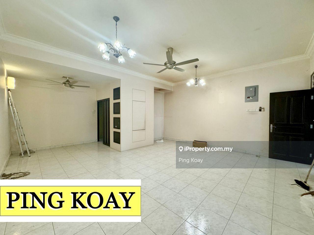 3 Storey Link Terrace, Built Up 2800sft, Original Condition 