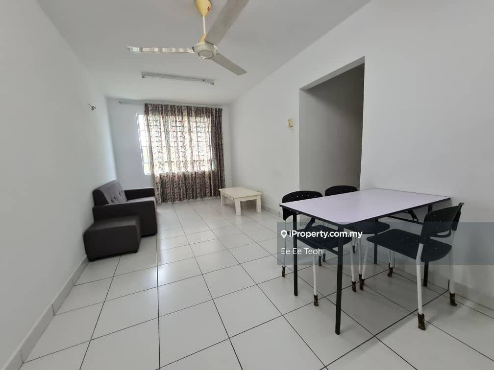 High floor , good condition  !!