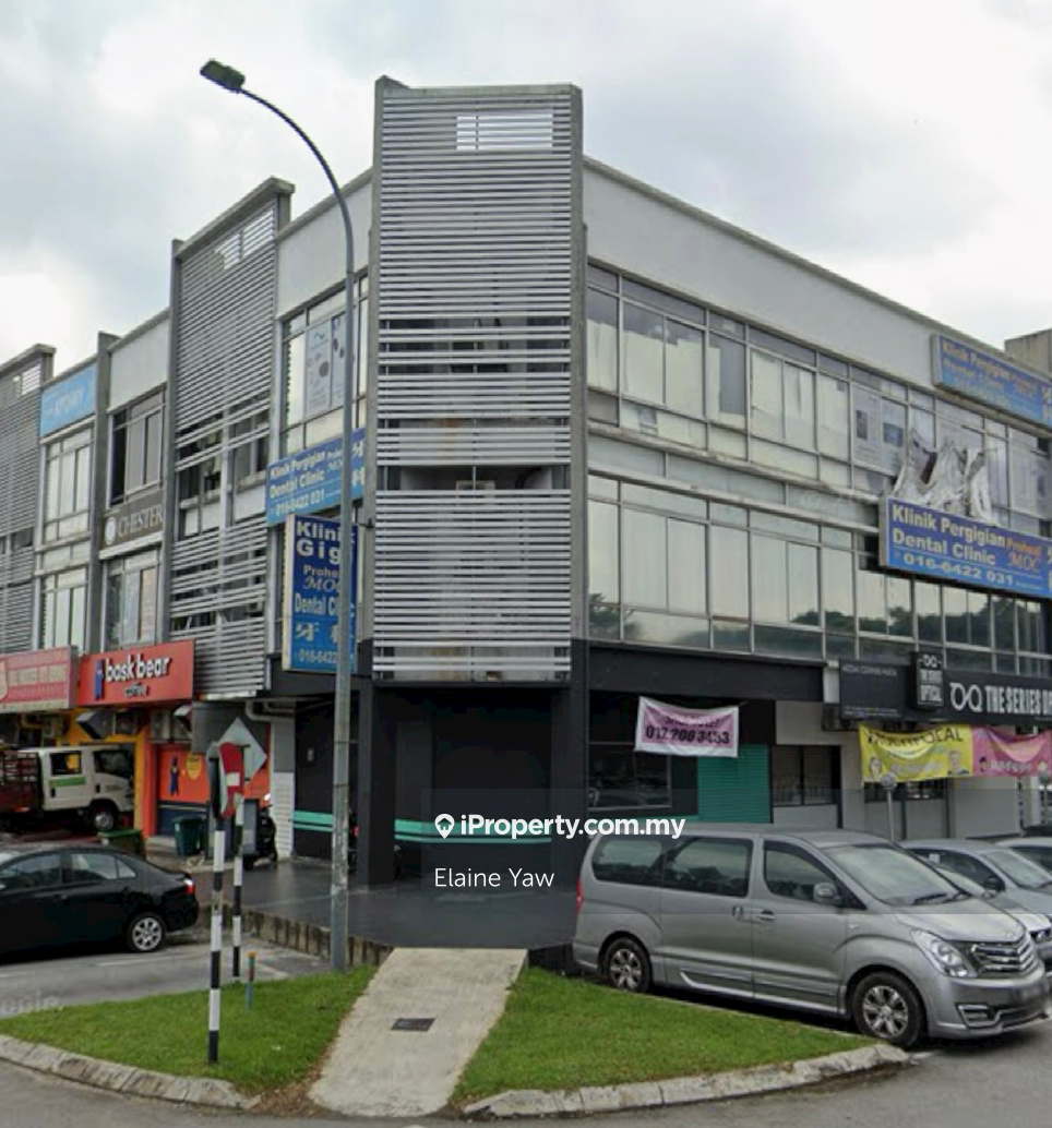 3-Storey Corner Lot @ Persiaran Anggerik Vanilla, Kota Kemuning