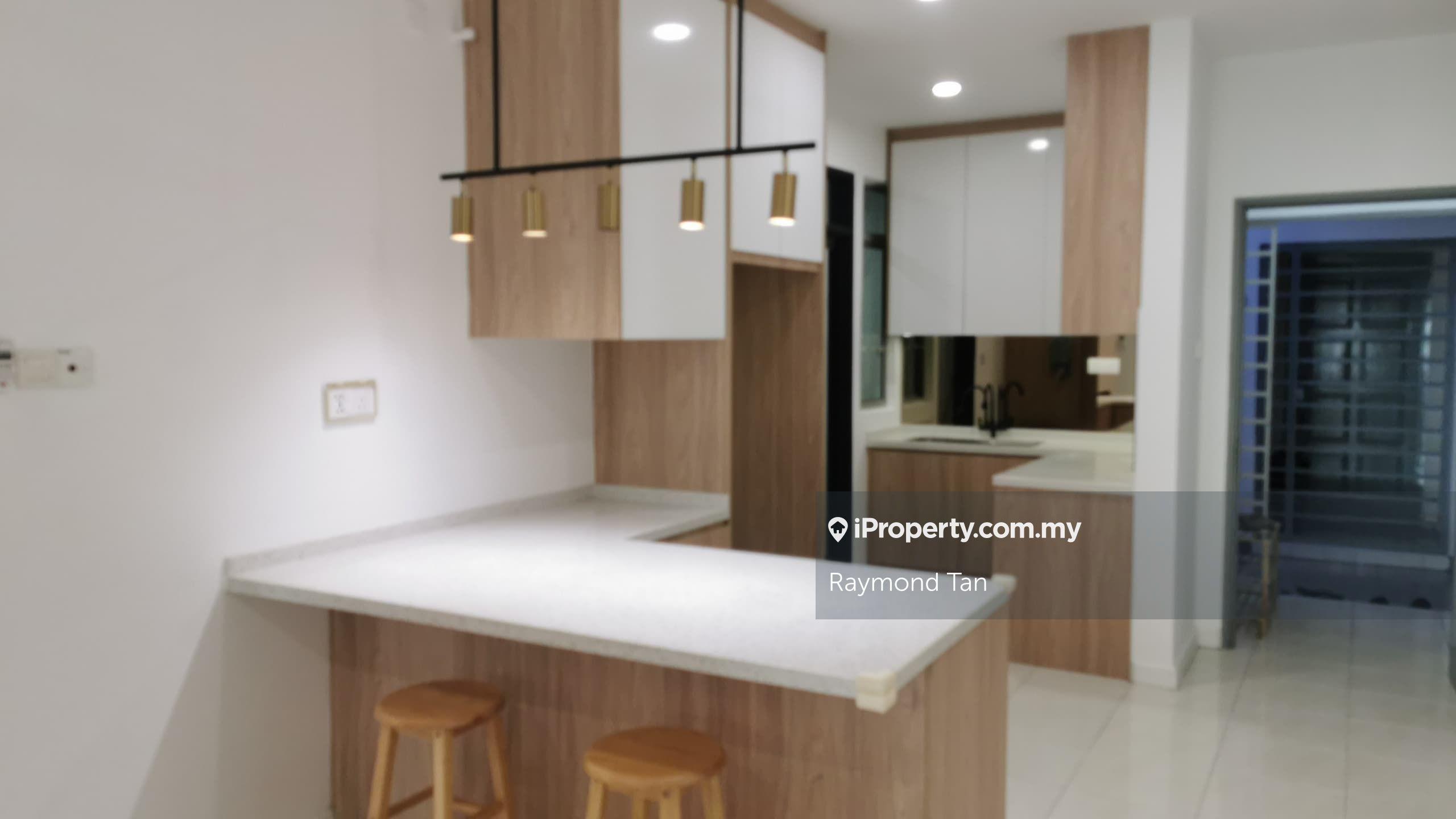 Short walk to MRT station and the curve ikea 3room2b2carparking